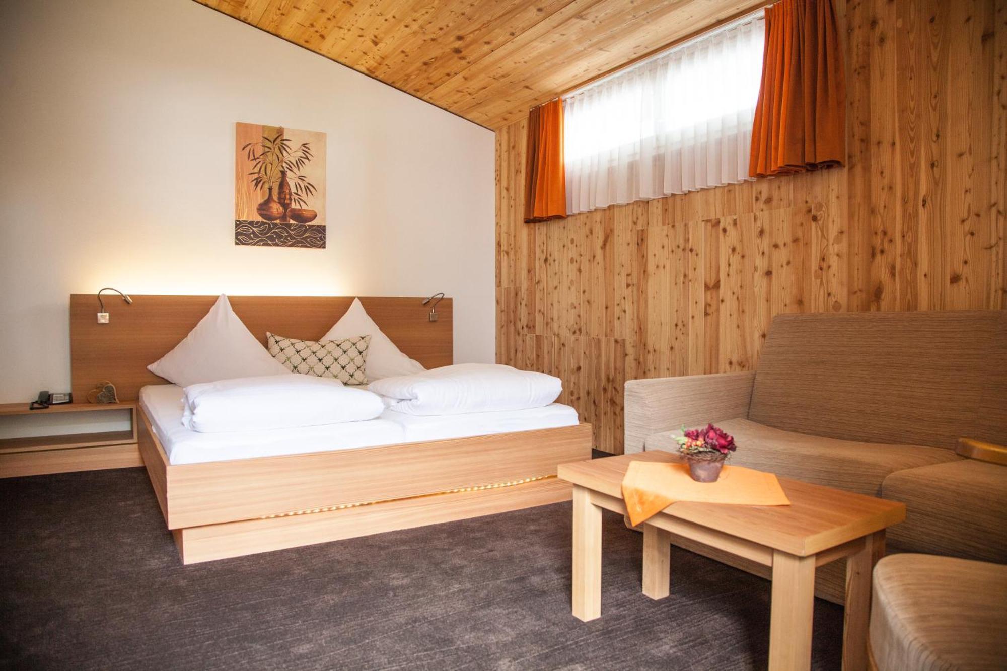 Gasthof Zum Goldenen Loewen Nauders Εξωτερικό φωτογραφία