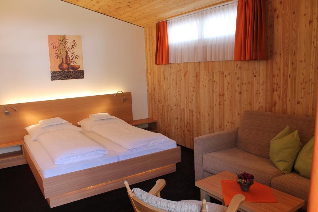Gasthof Zum Goldenen Loewen Nauders Δωμάτιο φωτογραφία