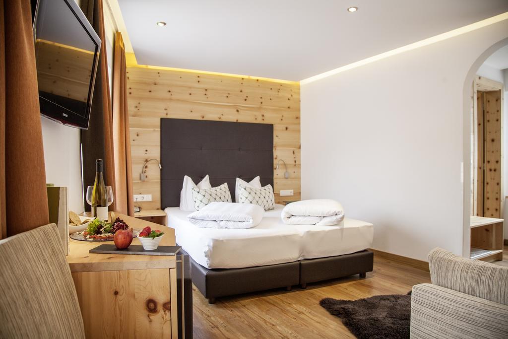 Gasthof Zum Goldenen Loewen Nauders Εξωτερικό φωτογραφία