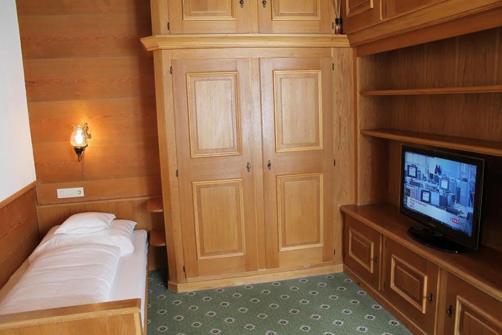 Gasthof Zum Goldenen Loewen Nauders Εξωτερικό φωτογραφία